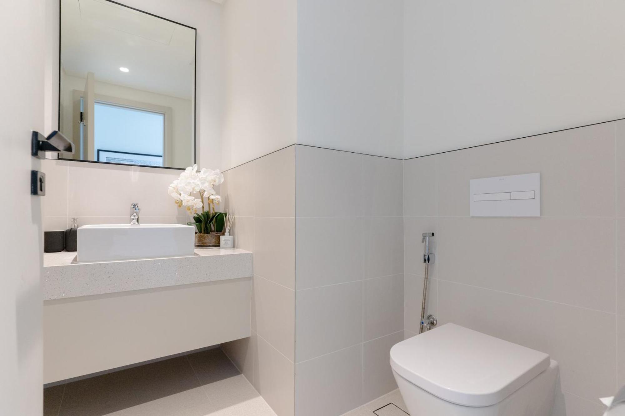 Spacious 3 Bedroom L Beachfront L Best Lay Out Apartment