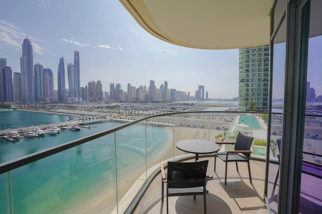 Spacious 3 Bedroom L Beachfront L Best Lay Out Apartment