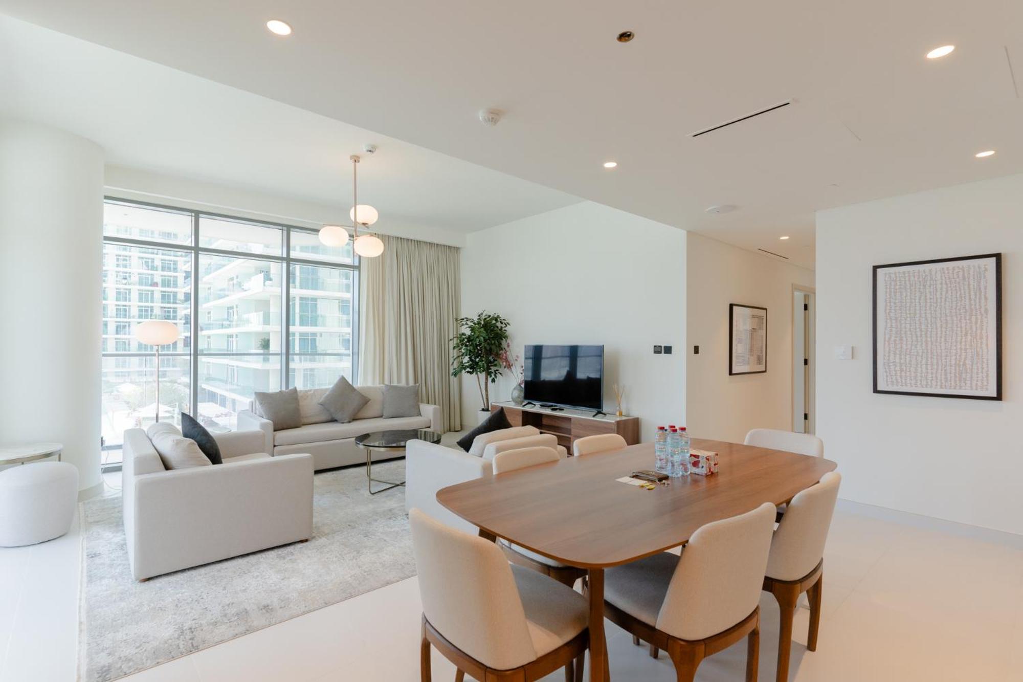Spacious 3 Bedroom L Beachfront L Best Lay Out Apartment