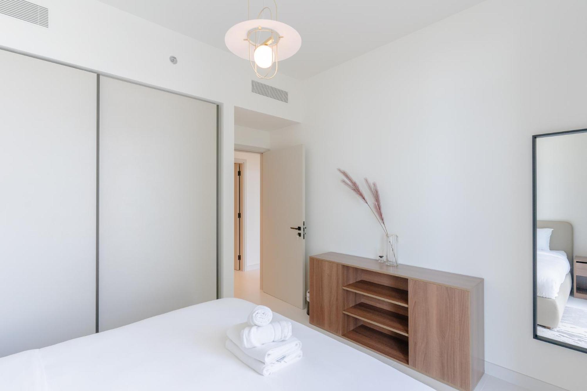 Spacious 3 Bedroom L Beachfront L Best Lay Out Apartment